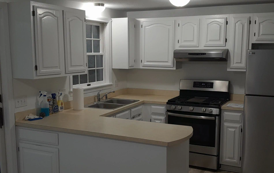 Cabinet Refinishing Services (1) Cabinet Refinishing Services (1)